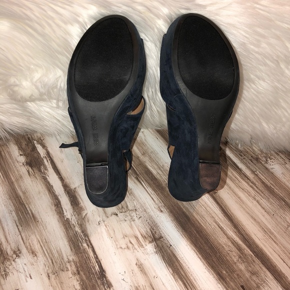 2[Nine West] NWOT! Blue navy suede wedges. - Picture 5 of 5
